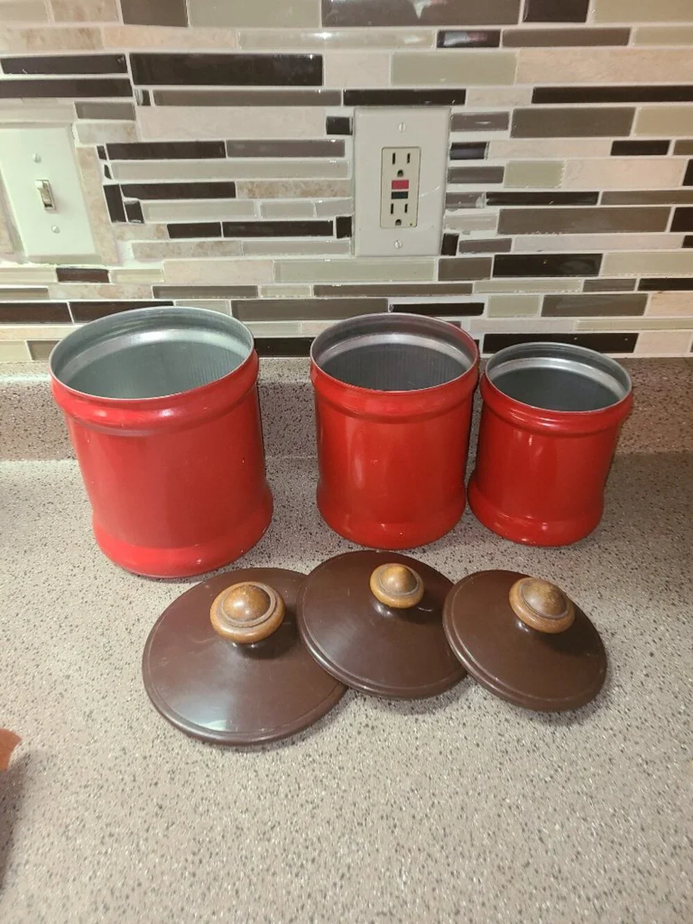 VTG West Bend 3 Aluminum Nesting Canisters & Lids Retro Mid Century Red & Brown